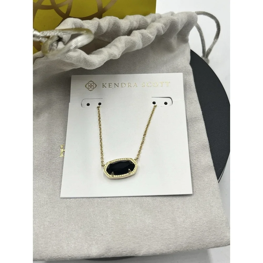Kendra Scott Elisa Oval Pendant Necklace in Black‎ Opaque Glass and Gold Plated